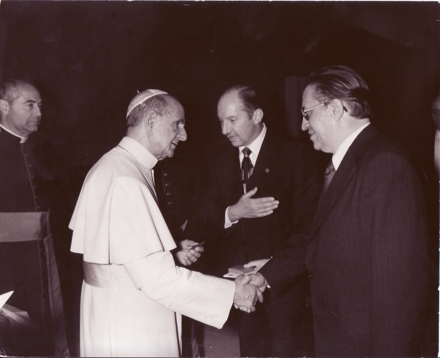 1978 World YMCA Secretary-General Hector Caselli (Uruguay) and President Walter Arnold (Germany) meet Pope Paul VI